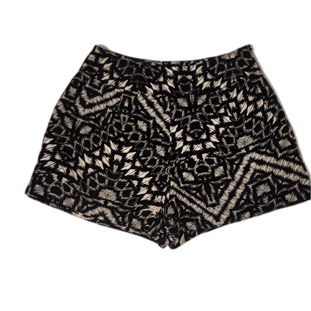 Sanctuary Black & Cream Geometric High-Waist Shorts